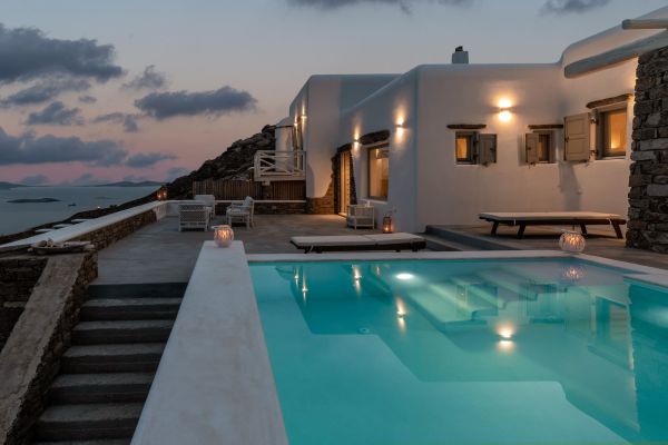 mykonos-divino-contact-info5779FBB5-9C79-35BF-B606-4E5C24960DA0.jpg