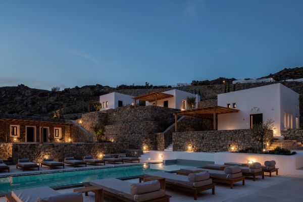 general-mykonos4B029684B-FB5B-A728-C735-18C3A74139E6.jpg
