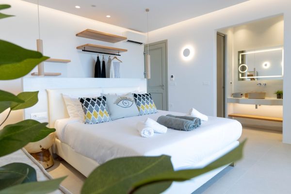 villa-panamera-mykonos-11room-private-villa-46A6384A6-7FFA-5966-8966-CB02A3FD0D09.jpg